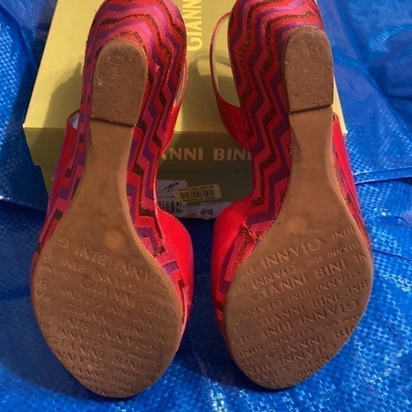 👠 Red Sexy Wedges take me dancing w/gold,red & purple chevron heels Sz 9… - Picture 10 of 10
